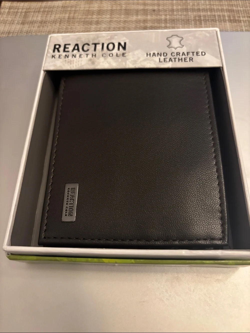 Kenneth Cole Reaction Brown Leather Bi-Fold Card Wallet